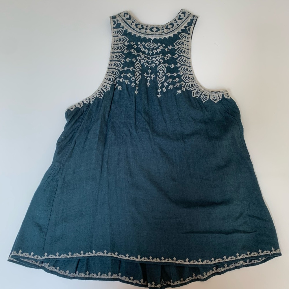 Ecoté Leah Embroidered Halter top
